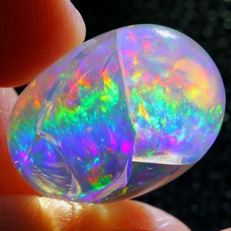 Contra Luz Opal via Opal Auctions Crystal Aesthetic, Pretty Rocks, Cool Rocks, Crystal Opal, Beautiful Rocks, Mineral Stone, Minerals And Gemstones, Rocks And Gems, Opal Crystal