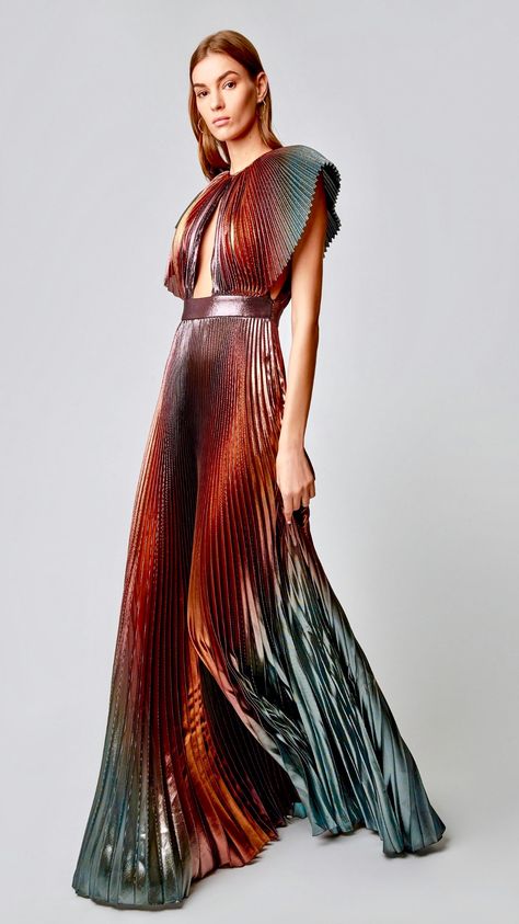 Givenchy Resort 2019 Copper Dresses, One Shoulder Dress Long, Chest Piece, White C, Ladies Gown, Emma Stone, Looks Chic, Virgil Abloh, Gorgeous Gowns