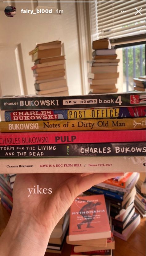 Bukowski Books, Charles Bukowski Books, Classics To Read, Beautiful Words In English, Recommended Books To Read, Inspirational Books To Read, Literature Books, Charles Bukowski, Girl Reading