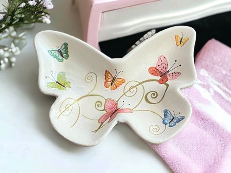 Ceramic Butterfly, Unique Butterfly, Butterfly Decor, Pottery Crafts, Chalk White, Butterfly Decorations, Handcrafted Ceramics, Butterfly Shape, Jewellery Storage