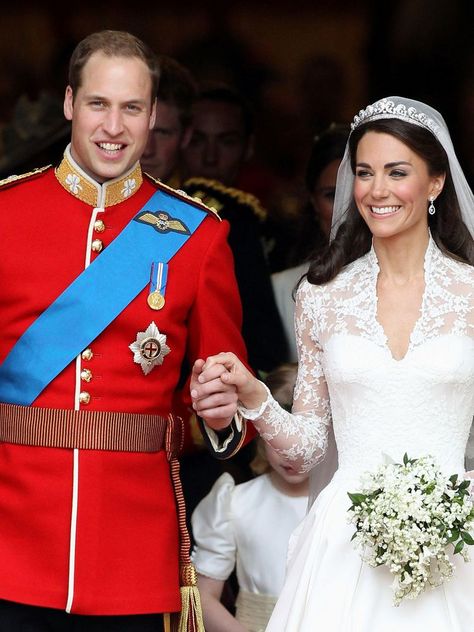 William Kate Wedding, Princess Life, Middleton Wedding, Kate Middleton And Prince William, Kate Middleton Wedding, Royal Family Pictures, Wedding Day Photos, 10th Wedding Anniversary, Royal Wedding Dress