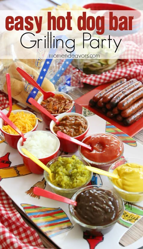 Create an easy hot dog bar for your next grilling party! #FinestGrillathon [sponsored] Backyard Bbq Party Food, Party Food Ideas For Adults, Grilling Party, Hot Dog Party, Party Food Bars, Bbq Party Food, Backyard Bbq Party, Hot Dog Bar, Food Burger