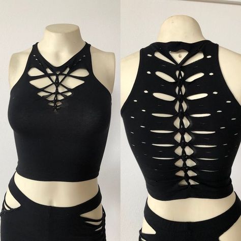 T Shirt Braiding, Diy Cut Out Shirt, Diy Shirt Cutouts, Goth Diy Clothes, Tank Top Diy, Shirt Weaving, Braided Shirt, Cut Up T Shirt, Cut Shirt Designs