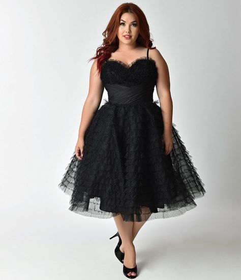 Unique Vintage Plus Size 1950s Black Ruffled Tulle Cupcake Swing Dress #fashion #affiliate Plus Size Wedding Dresses With Sleeves, Dresses For Apple Shape, Tulle Cocktail Dress, Little Black Cocktail Dress, Plus Size Black Dresses, Plus Size Vintage Dresses, Vintage Plus Size, Long Cocktail Dress, Plus Size Prom