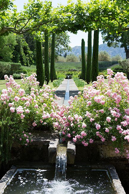 Gardens Decor, Provence Garden, Restoration Hardware Style, Garden Water Feature, Landscaping Garden, Garden Water, Veg Garden, Italian Garden, Mediterranean Garden