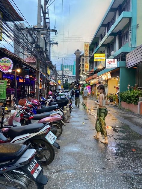 Chang Mai Thailand, Gap Year Travel, Asia Trip, Green Fig, Se Asia, Gap Year, Fig Tree, East Asia, Pretty Places