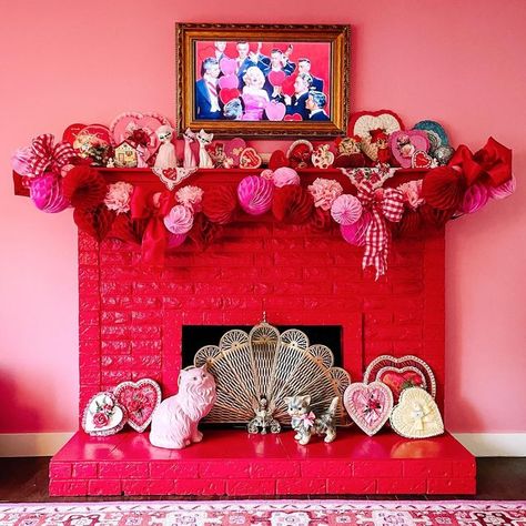 Effie on Instagram: "Forever Valentine’s ♥️ #vintagevalentines #valentinedecor #valentinedecoration #kitschdecor #kitschy #vintageheartandhome #vintagedecor" Kitschy Valentines Day, Kitsch Decor, Valentines Decor, Valentine Decorations, Holiday Festival, Kitsch, Valentines Day, Valentines, Apartment