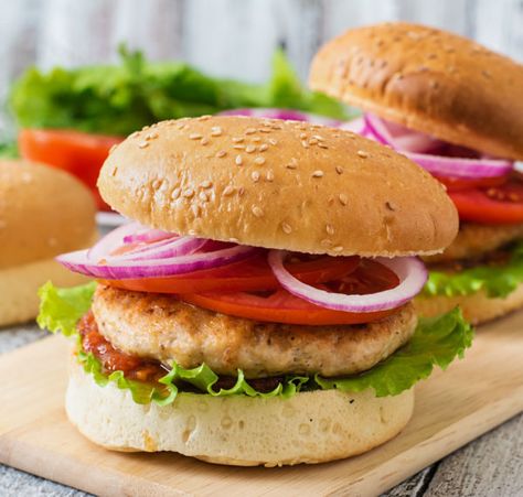 Best Turkey Burger Ever! Grilled Chicken Sandwich Recipes, Hamburger Sauce, Grilled Chicken Burgers, Best Turkey Burgers, Grilled Chicken Sandwich, Teriyaki Burgers, Mediterranean Grilled Chicken, Healthy Fast Food Options, Turkey Burger Recipes