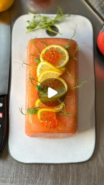 Salmon Roulade Recipe, Salmon Starter Recipes, Seafood Terrine Recipe, Salmon Terrine Recipes, Smoked Salmon Terrine, Salmon Starter, Salmon Roulade, Salmon Terrine, Smoked Salmon Sandwich