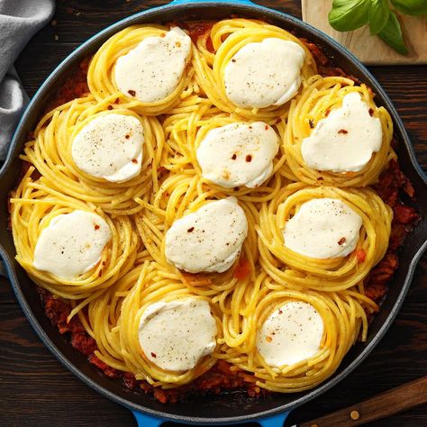 BelGioioso Easy Cast-Iron Spaghetti Nests Spaghetti Nests, Pasta Nests, Blueberry Sauce Recipe, Pasta Casseroles, Monday Dinner, Dinner Pasta, Quick Bites, Homemade Ravioli, Blueberry Topping