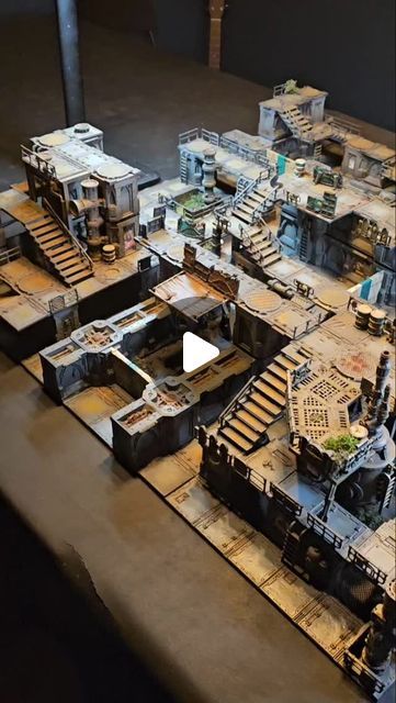 Brett Barker on Instagram: "Setting up again! 

#necromunda #necromundascenery #necromundaterrainmakers #necromundaunderhive #necromundagang #spyrers #warhammerofficial #warhammercommunity #warhammer #warhammer40k #warhammerpainting #40k #40kpainting #forgeworld #sumpcityradio #miniaturegamemontage #guildersfordradio #wellywoodwargaming #necromachoentertainment #underhivelorekeepers #geek #wargaming #tabletopgames #art #terrainbuilding #diorama" Warhammer Diorama, Warhammer Necromunda, Necromunda Underhive, Necromunda Terrain, Necromunda Gangs, Scenery Ideas, Warhammer Terrain, Wargaming Terrain, Miniature Games