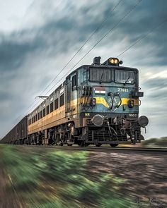 Indian Railway Train, India Railway, Train Wallpaper, Train Drawing, Insta Photography, Train Video, Cute Love Photos, Travel Picture Ideas, Whatsapp Profile Picture