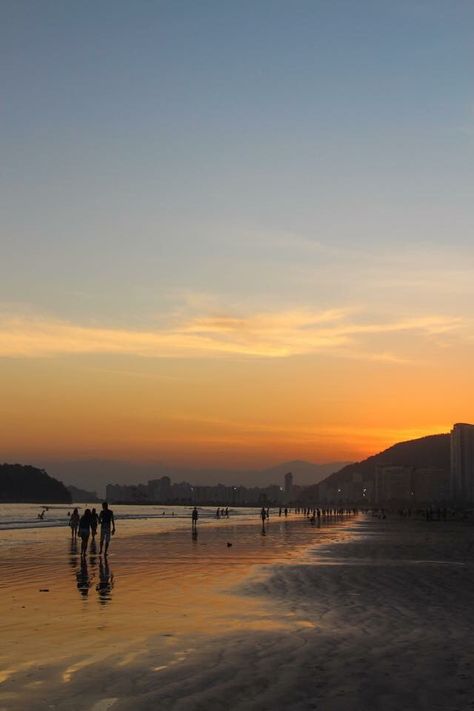 Praia do Gonzaga - Santos Santos Brazil Beach, Santos Brazil, Brazil Beaches, Happy Days, Life Style, Dream Life, Brazil, Vision Board, Mural