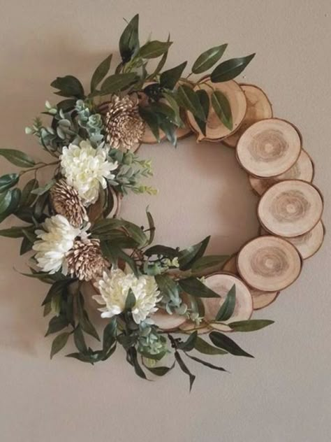 Rustic Country Decor, Holiday Wreaths Diy, Christmas Wreaths Diy Easy, Natural Christmas Decor, Wood Wreath, Poinsettia Wreath, Natural Wreath, Eco Friendly Christmas, Diy Christmas Wreaths