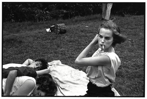 Bruce Davidson, Robert Doisneau, Prospect Park, Magnum Photos, A Park, Girl Gang, Clothes Horse, A Teen, White Photography