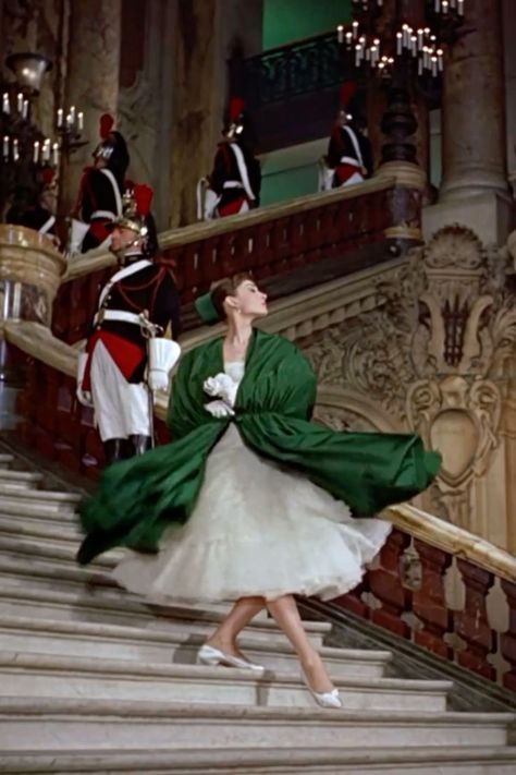 Funny Face 1957, Audrey Hepburn Style Outfits, Audrey Hepburn Roman Holiday, Aubrey Hepburn, Audrey Hepburn Photos, Hollywood Costume, Audrey Hepburn Style, Fred Astaire, Funny Face