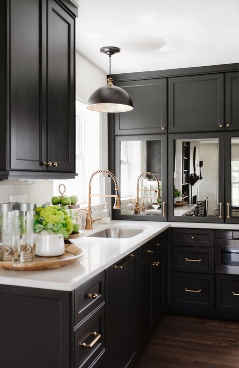 Black & Brass — Sarah Coe Design Dark Open Kitchen, Kitchen Shaker Cabinets, Reno Kitchen, Kitchen Makeover Ideas, Pantry Room, Kitchen Diy Makeover, Kitchen Black, Kitchen Buffet, Black Kitchen Cabinets