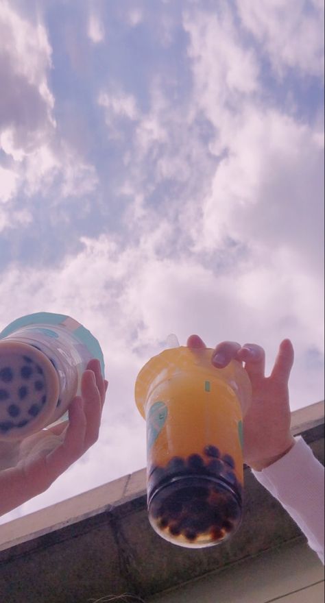 Bubble Tea Aesthetic Instagram, Boba Date Aesthetic, Aesthetic Bubble Tea, Boba Tea Aesthetic, Bubble Tea Aesthetic, Boba Date, Date Food, Tea Aesthetic, Bubble Tea Boba