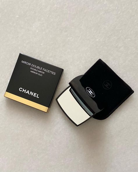 chanel mirror compact black Chanel Compact Mirror, Chanel Mirror, Chanel Compact, Mini Chanel, Mirror Compact, Makeup Board, Jewelry Advice, Chanel Collection, Bridesmaid Box