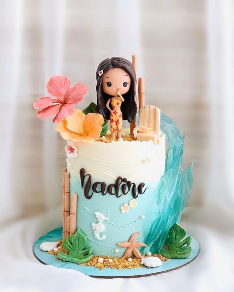 @whiskandsugar.cakery shared a photo on Instagram: “Aloha 🌺” • Jun 16, 2022 at 1:20pm UTC Moana Theme Cake, Moana Cakes, Moana Birthday Cake, Moana Bebe, Moana Cake, Baby Moana, Moana Theme, Beach Cake, Anime Cake