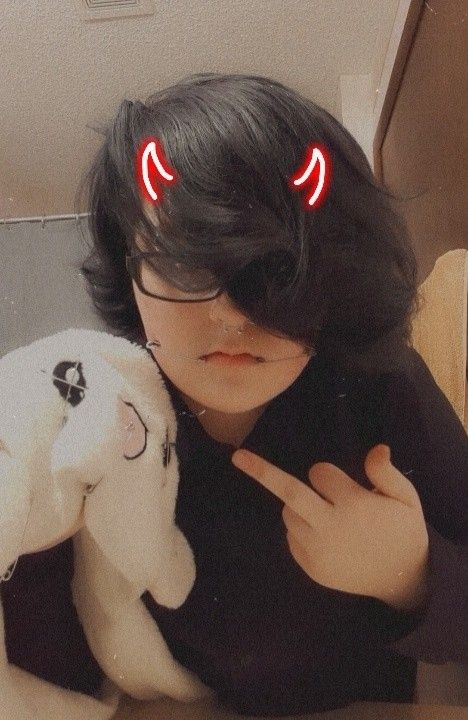 Emo boy with safety pins in face Guy With Fluffy Hair And Glasses, Fluffy Black Hair, Eboy Hair, Glasses Meme, Short Hair Glasses, Guys With Black Hair, Hair Meme, Boy Meme