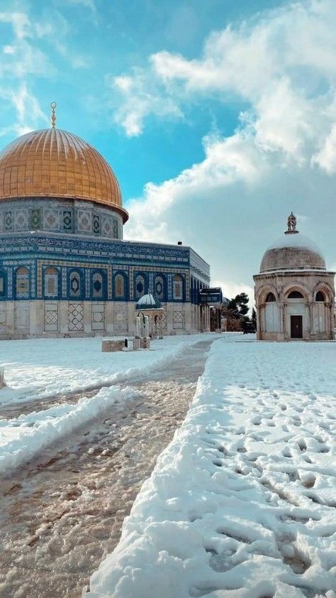 Al Aqsa Mosque Wallpaper Hd, Masjidil Aqsa, Islamic Words, Real Madrid Pictures, The Dome Of The Rock, Coran Quotes, Al Qur'an Photography, Al Quds, Best Nature Images