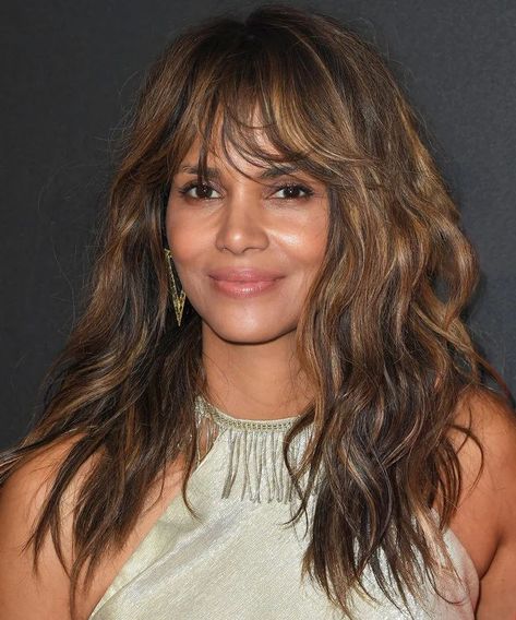 Halle Berry Hair, Halle Berry Pixie, Halle Berry Hairstyles, Berry Hair, Halle Berry Style, Short Shag Haircuts, Shag Haircut, Halle Berry, Good Cause