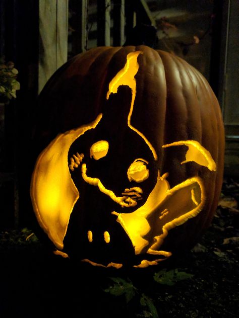 Mimikyu Halloween Art, Mimikyu Pumpkin Carving, Pumpkin Carving Ideas Video Games, Video Game Pumpkin Carving, Pumpkin Carving Ideas Pokemon, Nintendo Pumpkin, Pumpkin Carving Ideas Anime, Anime Pumpkins, Pokemon Pumpkin Carving