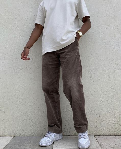 Simple Man Aesthetic, Guys Sweatpants Outfit Casual, Casual Outfits For Tall Guys, Mens Cargo Pants Outfit Casual, Medium Wash Jeans Outfit Men, Simplistic Mens Outfits, Boyfriend Fits Aesthetic Men, Simple Outfits For Guys, Tall Guy Style