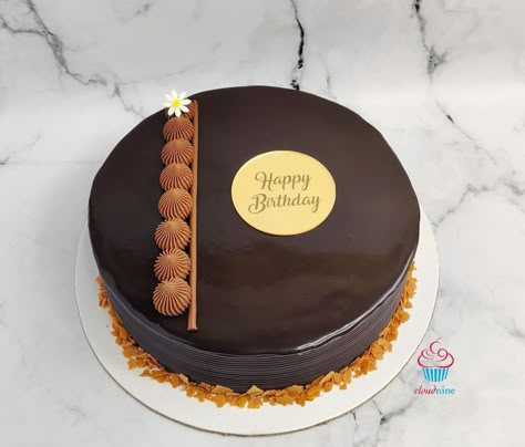 Modern Chocolate Cake Design, Choco Truffle Cake Designs, Truffle Cake Decoration, Unique Chocolate Cake Design, Simple Chocolate Cake Design, Chocolate Truffle Cake Designs, Chocolate Cake Design Ideas Simple, Decorated Chocolate Cake, Birthday Cake And Balloons