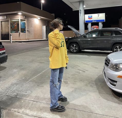 Just Girl Things, Gas Station, Cute Fits, Photo Inspiration, Fashion Inspo, Fall Winter, Clothes