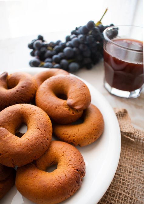 Grape Molasses Recipes, Greek Cookies, Greek Sweets, Greek Desserts, Sugar Free Cookies, Molasses Cookies, Healthy Sugar, Sweet Pumpkin, Cookie Calories