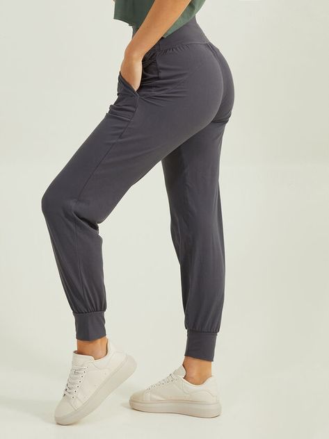 Barre Pilates, Yoga Barre, Slim Fit Joggers, Joggers Outfit, Sweat Joggers, Performance Leggings, Outdoor Running, Running Pants, Gym Clothes