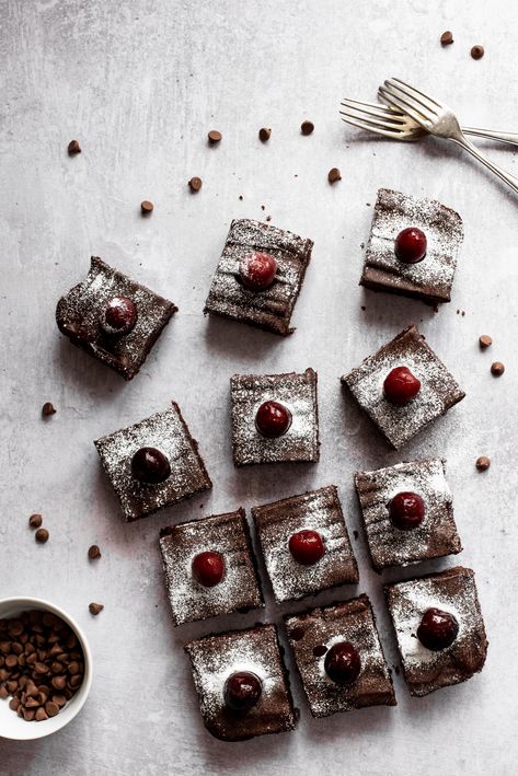 An indulgent teatime treat dotted with amarena cherries. Dark Chocolate Brownies Recipe, Easy Flapjacks, Amarena Cherries, Traybake Recipes, Cherry Recipes Dessert, Chocolate Brownies Recipe, Blondie Recipes, Rustic Cakes, Candy Brownies