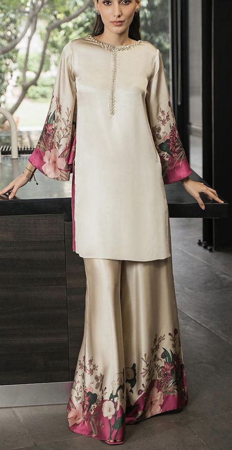 Co Ords Outfits, Stylish Kurtis Design, Cord Set, Pakistani Dresses Casual, Pakistani Fancy Dresses, Coord Set, Dress Design Patterns, Kurta Designs Women, Simple Pakistani Dresses