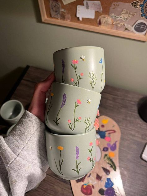 Painting Pottery Plates, Beautiful Cups, Diy Pottery Painting, Pottery Painting Designs, Clay Diy Projects, Tassen Design, Keramik Design, Cup Crafts, Hand Painted Pottery