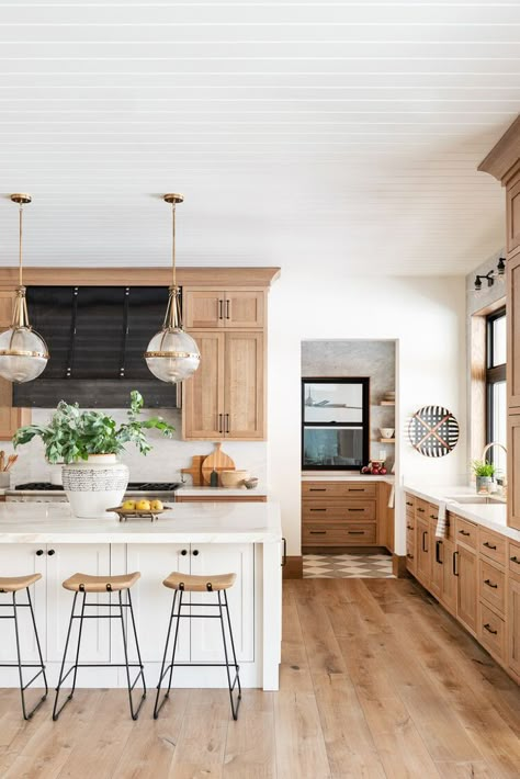 spacious kitchen design // wood cabinets // large white island // industrial inspired bar stools // glass and brass pendant lights Mcgee Kitchen, Studio Mcgee Kitchen, Model Dapur, Natural Wood Kitchen, Light Wood Cabinets, Interior Boho, Latest Kitchen Designs, Kabinet Dapur, White Kitchen Island