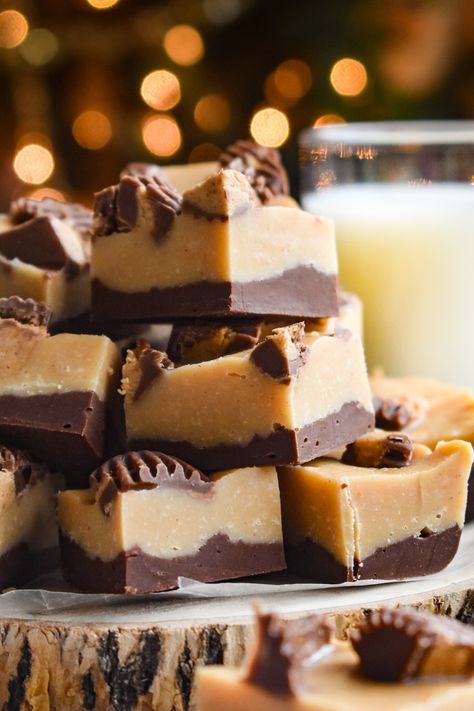 Chocolate Peanut Butter Fudge Inn Recipes, Dance Around The Kitchen, Butter Desserts, Truffle Cookies, Peanut Butter Fudge Recipe, Chocolate Peanut Butter Fudge, Cookie Dough Truffles, Christmas Fudge, Homemade Candy