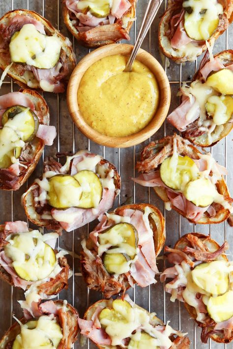 Cuban Sandwich Potato Skins - The Candid Appetite Mustard Dipping Sauce, Cuban Sandwich, Honey Mustard Sauce, Mustard Sauce, Potato Skins, Entertaining Ideas, Honey Mustard, Yummy Appetizers, Yummy Snacks