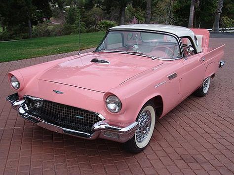 FORD THUNDEBIRD | por Alfonso Irene 1957 Thunderbird, Old Fashioned Cars, Vintage Cars 1950s, Wallpaper Luxury, Old Vintage Cars, Auto Retro, Interior Vintage, 1957 Chevrolet, Cars Vintage