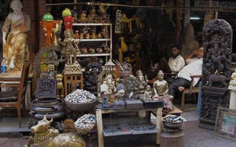 Places In Mumbai, Chor Bazaar, Old Fashioned Love, Decor Market, Victorian Furniture, Local Furniture, Furniture Market, Amazing Home, Custom Made Furniture