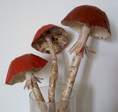 Mushroom Paper, Red Mushrooms, Paper Mache Projects, Mushroom Crafts, Folding Origami, Paper Mache Sculpture, Paper Mache Art, Paper Mache Crafts, Paper Sculptures