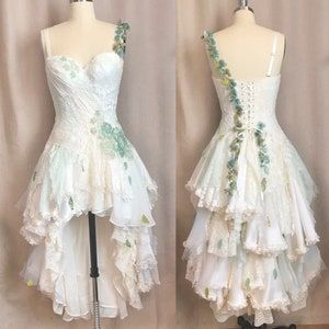 Nature Dresses Fairies, Dnd Princess, Forest Dresses, Spring Green Dress, Faerie Dress, Transforming Dress, Forest Dress, Fabric Leaves, Pagan Wedding