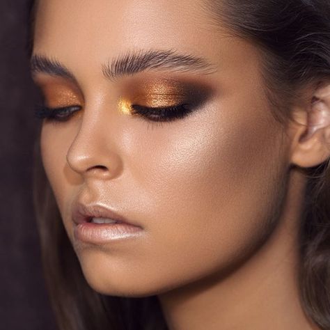 GOLD PALETTE ⭐️⭐️⭐️ #natashadenona #goldpalette #MakeupByNatashaDenona #mua #gold #eyeshadowpalette #eyeshadow #makeup Gold Eyeshadow Palette, Best Eyeshadow Palette, Bronze Makeup, Blending Eyeshadow, Gold Palette, Best Eyeshadow, Gold Eyeshadow, Natasha Denona, Holiday Makeup