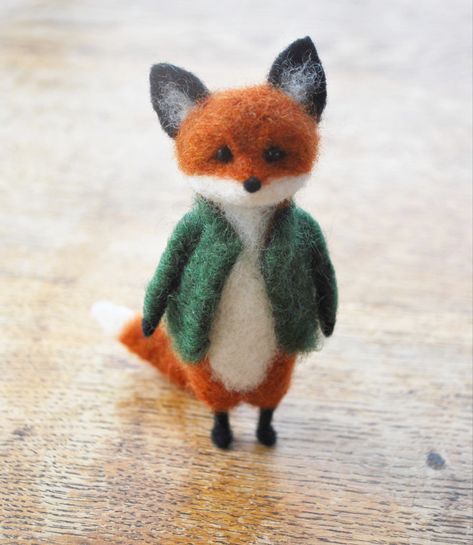 Needle Felted Fox Ornament, Needlefelt Christmas, Needle Felting Ideas, Needle Felt Animals, Fox Felt, Felted Fox, Tovad Ull, Needle Felted Fox, Diy Tricot