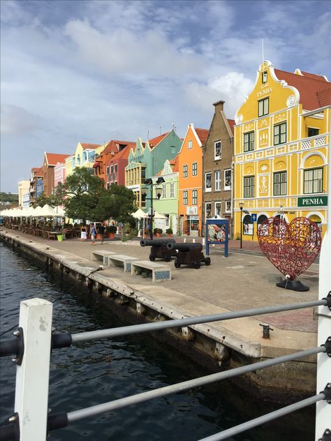 Handelskade in Willemstad, Curaçao // 2018 St Marteen Island, Curacao Beaches, Willemstad Curacao, Curacao Island, Trip Aesthetic, Fav Place, Willemstad, Phu Quoc, Countries To Visit