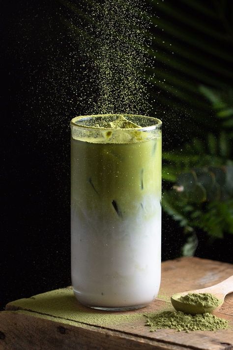 Matcha Drink Recipes, Matcha Iced, Iced Latte Recipe, Matcha Tea Latte, Matcha Cafe, How To Make Matcha, Matcha Tea Set, Matcha Latte Recipe, Iced Matcha Latte