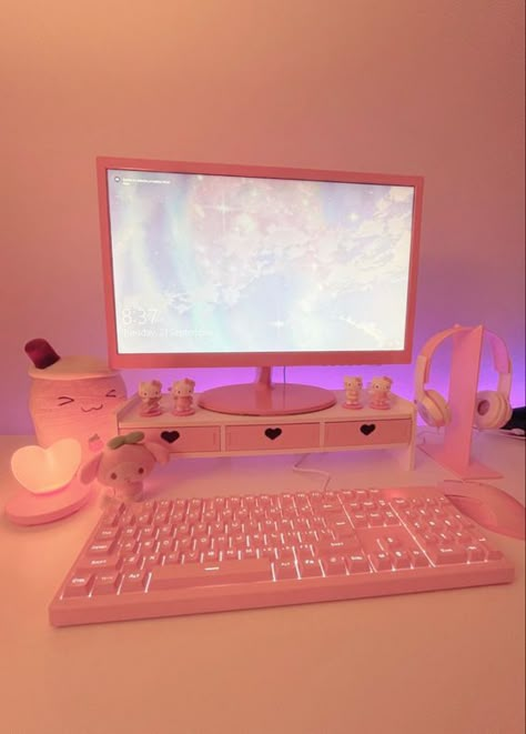 Kawaii Room Desks, Pink Kawaii Desk Setup, Simple Pink Gaming Setup, Hello Kitty Set Up Gaming, Kawaii Pink Gaming Setup, Sanrio Setup Gaming, Pink Set Up Gaming, Pink Gaming Laptop, Gamer Girl Setup Pink