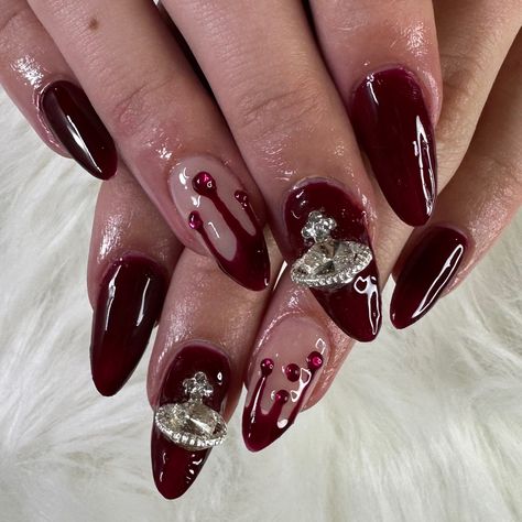 Dark Red Nails Rhinestones, Dark Red Nails For Prom, Cherry Wine Nails Design, Y2k Dark Red Nails, Wine Red Nails Designs Art, Dark Red Nail Art Designs, Dark Red Cherry Nails, Dark Red Nails With Charms, Red Nails Charms