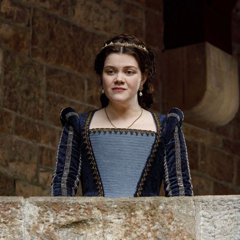 Georgie Henley as Margaret Tudor Tudor Queen, Margaret Tudor, The Spanish Princess, Spanish Costume, Tudor Dress, Spanish Princess, Georgie Henley, Ninth Doctor, The White Princess